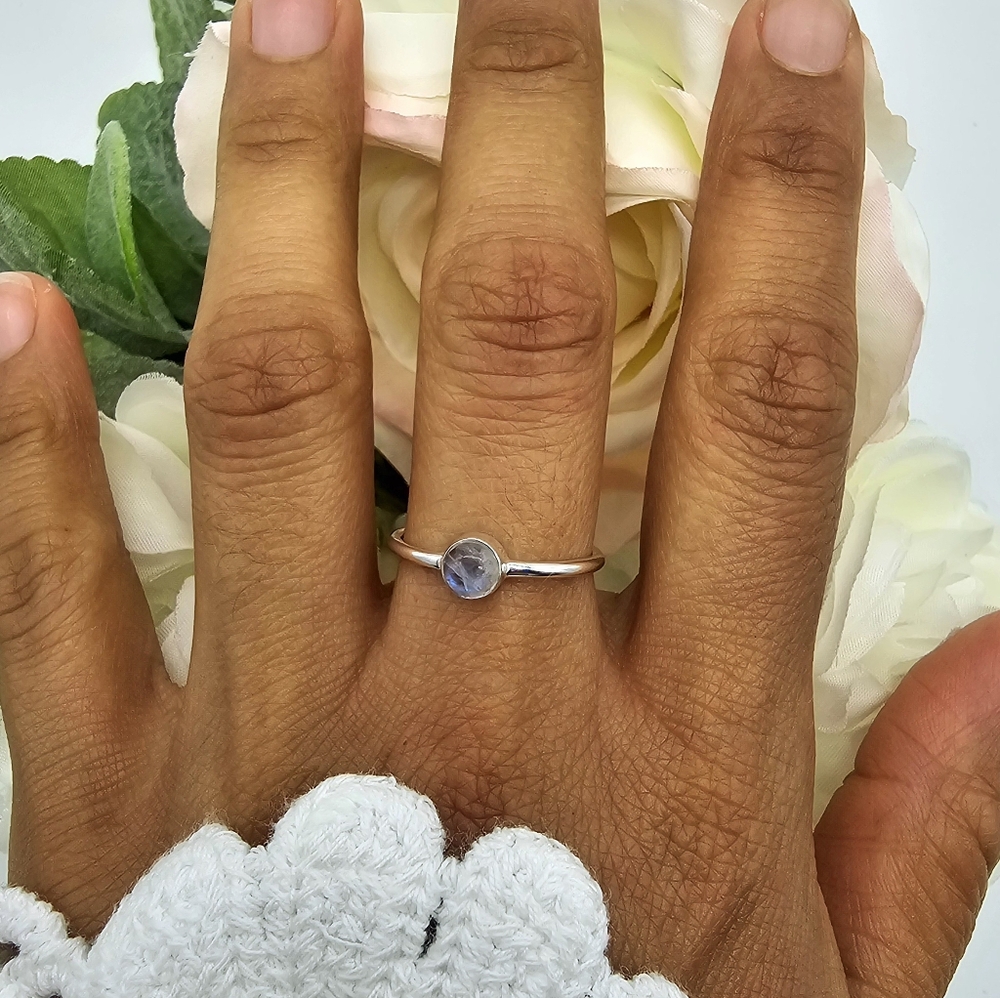 🥰 SIMPLE MOON RING - Picture 3 of 5